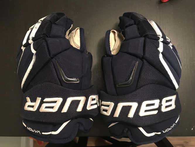 Bauer Vapor APX2 Pro Gloves Senior