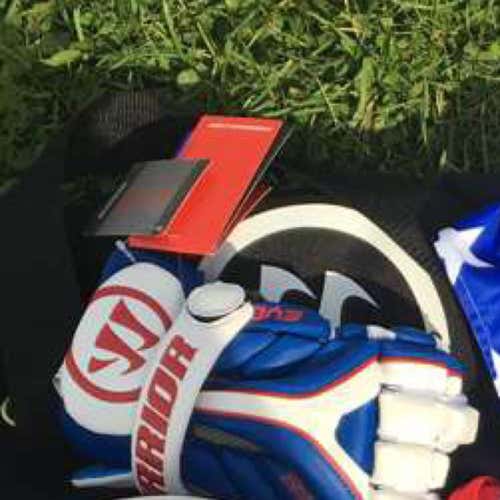 WARRIOR AA GAMES GLOVES FLEXIBLE ON PRICE