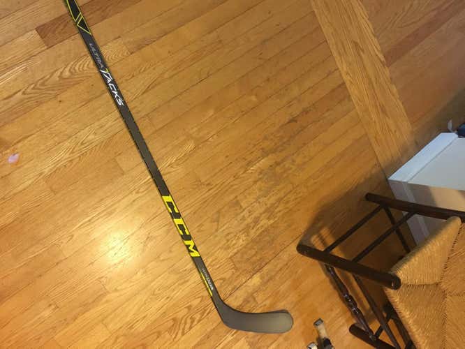 CCM Ultra Tacks Stick Lefty Mid 86 - 90 Senior