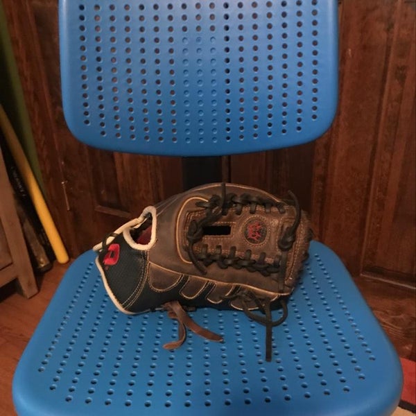 Demarini Insane Glove