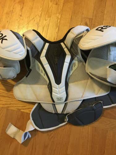 NCAA Reebok Kinetic Fit 20K Pro Shoulder Pads Senior