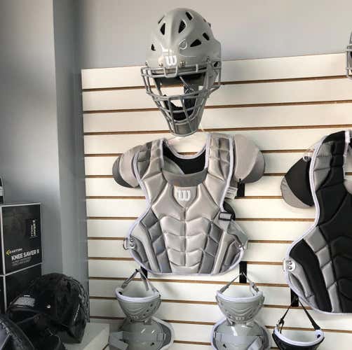 New Wilson C1K Catcher's Protective Gear Intermediate - Silver/White