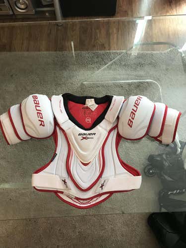 New Bauer X900 Shoulder Pads Senior Large