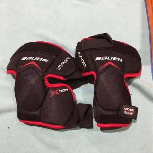 Bauer X900 Goalie Knee Protector