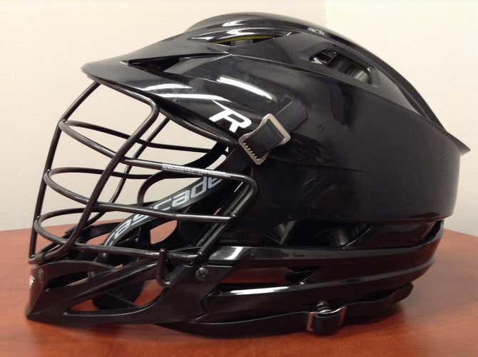 New Cascade R Helmet Adult (black/black)