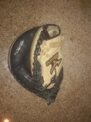 Mizuno Glove