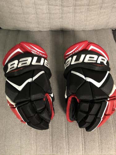 New Bauer Vapor X900 Gloves Senior