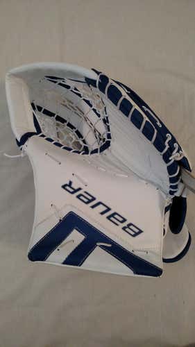 New Bauer One.7 Goalie Glove Senior