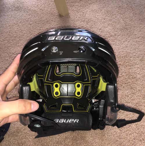 Bauer RE-AKT 100 Size Medium