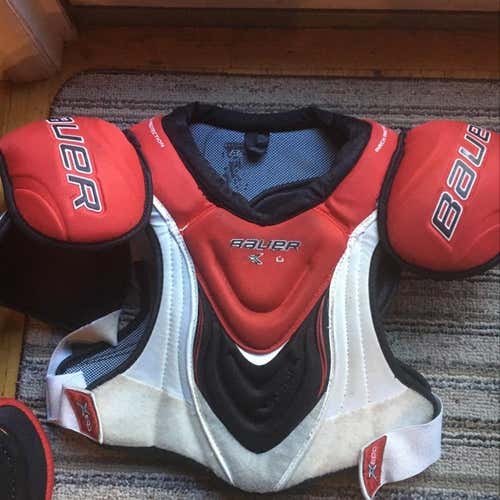 Bauer X700 Shoulder Pads