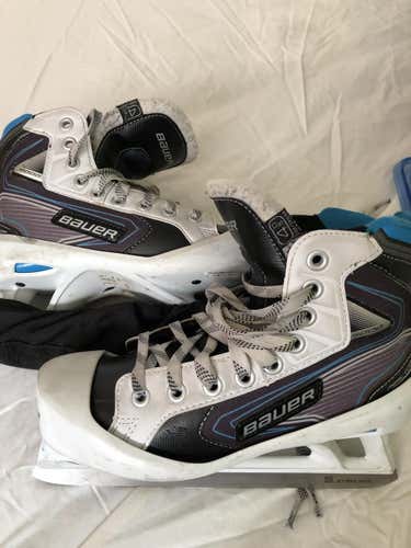 Bauer Goalie Skates Junior Size 4.5