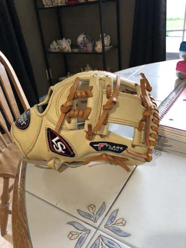 Louisville Slugger Pro flare 11.5