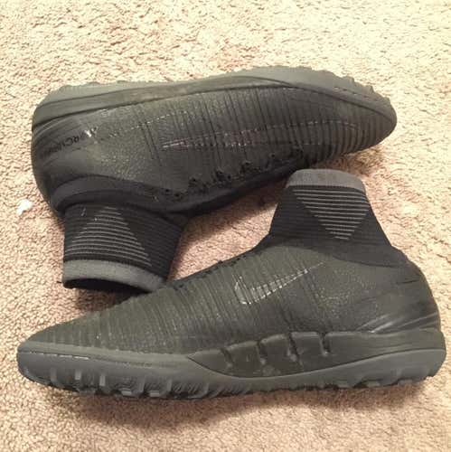 Black Nike Superflys