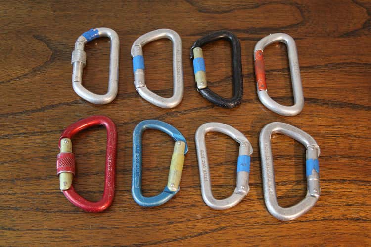 (8) Vintage Clog, Eiger, SMC Rock Climbing Locking and Non Locking Carabiners