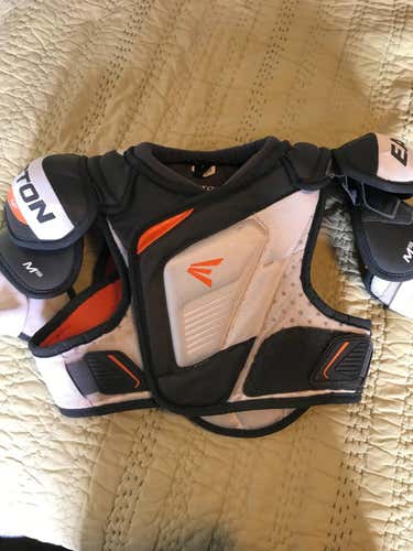 Easton Mako Shoulder Pads Junior