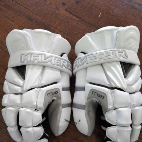 ALL WHITE MAVERIK GOALIE MAX GLOVES