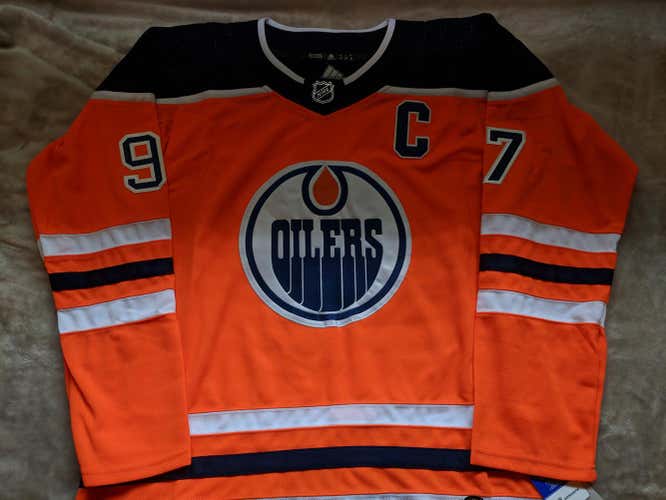 Connor McDavid Jersey - Size Extra Large