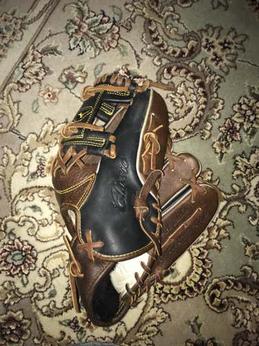 Mizuno Classic Pro Soft Glove