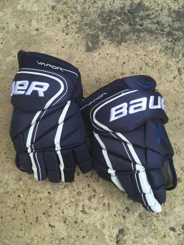 New Bauer X900 Lite 14" Senior Gloves