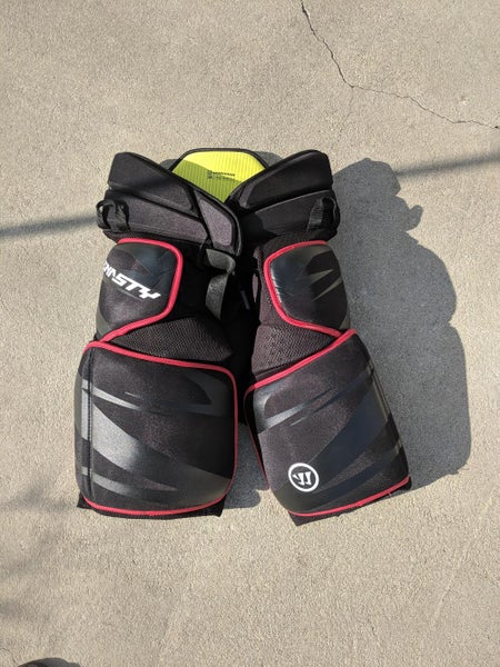 Warrior Dynasty Girdle Size Large with 2 shells in great condition