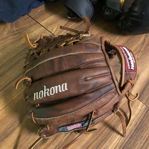 Nokona Glove