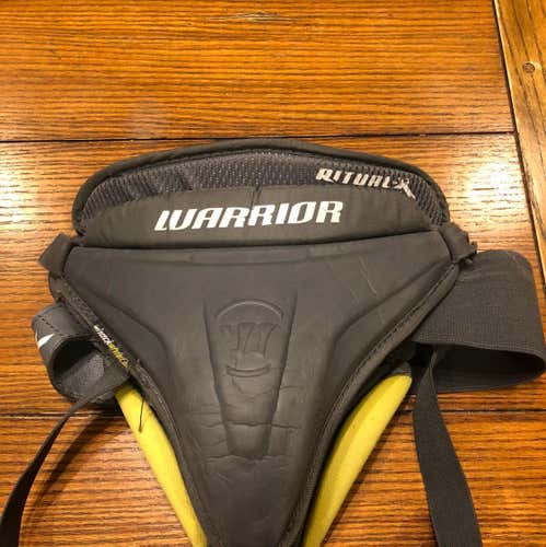 Warrior Ritual Intermediate Goalie Cup