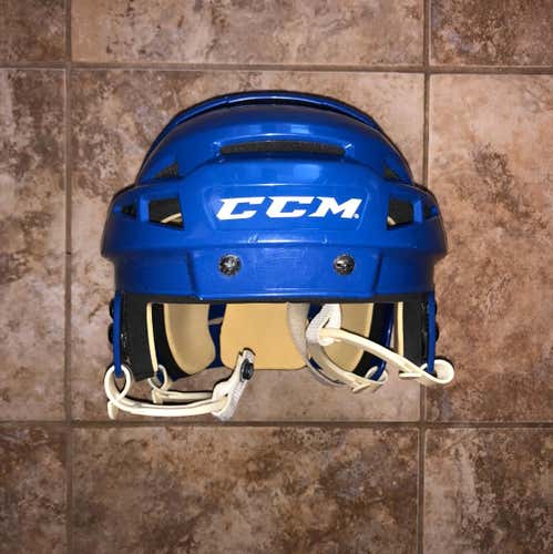 Pro Stock Medium CCM V08 Helmet Royal Blue
