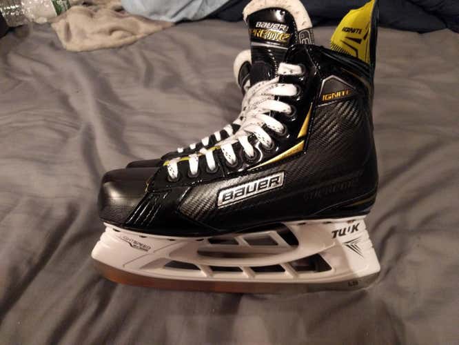 New Bauer Supreme Ignite Skates Senior Size 8D - LIKE NEW  (Like S27 or S29)