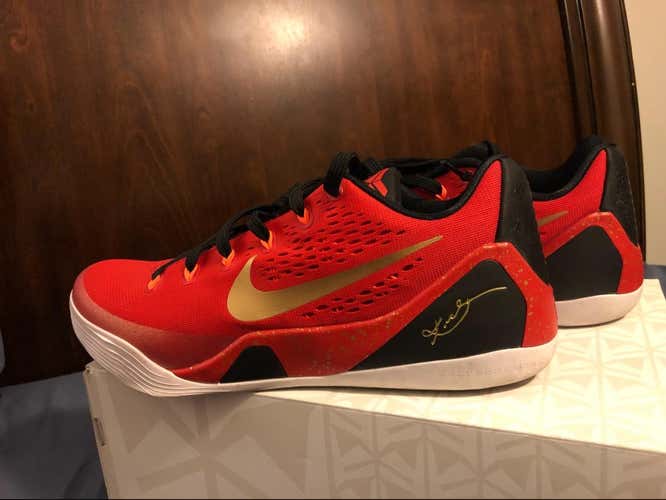 Kobe China pack. Size 12, 9/10 Condition
