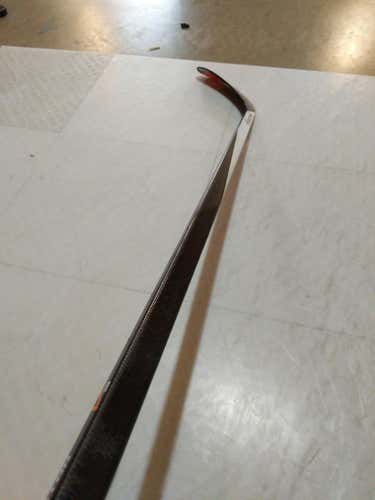 Easton V9 Righty 65 flex E28  Intermediate