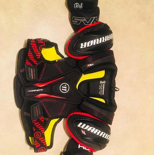 Jr large warrior HD1 Shoulder Pads Like New