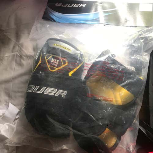 Bauer Goalie Knee Guards JR.