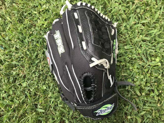 NEW - Louisville Slugger Zephyr 12" Fastpitch Softball Glove
