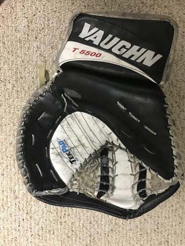 Vaughn T5500 Goalie Glove Regular Senior