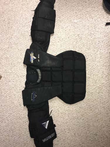 Vaughn Goalie P1500 Chest Protector Intermediate