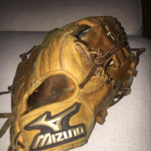 Mizuno Infield Glove