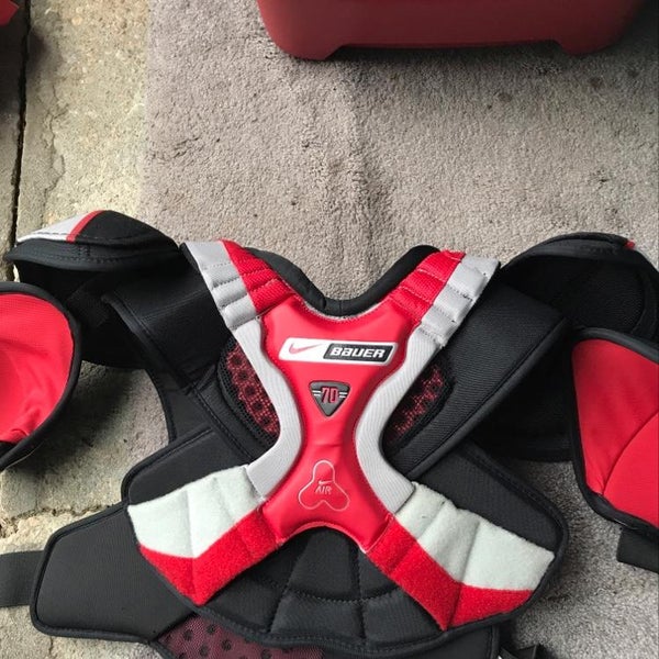 Nike Bauer One70 Shoulder Pads