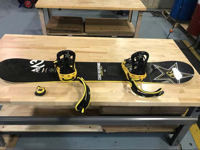 M3 Chas Guldemond 157 cm Snowboard W/ Bindings NEW