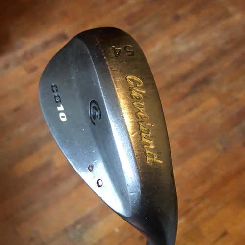 Cleveland CG10 54 Degree Wedge w/ Brand New Lamkin Grip