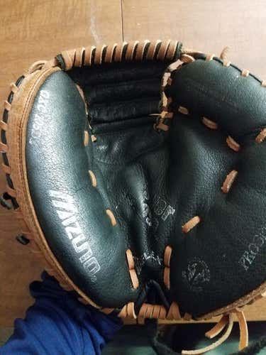 *PLEASE BUY* Used Mizuno prospect catchers Glove
