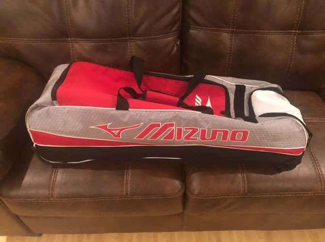 Mizuno MVP Wheeled Bag