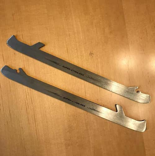 Bauer Size 9 4mm Stainless Steel Runner