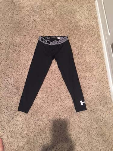 Under Armor black warm leggings for boys size 8-10