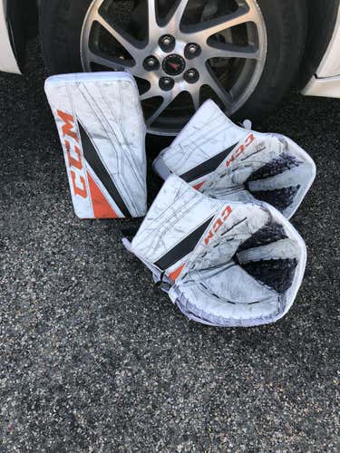 CCM Extreme Flex III Goalie Glove & Blocker Regular Senior