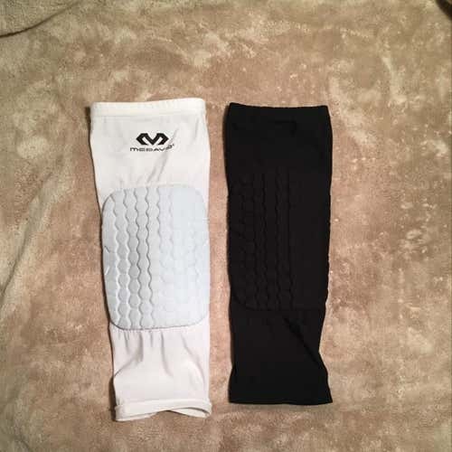 2 Large McDavid Knee Pads