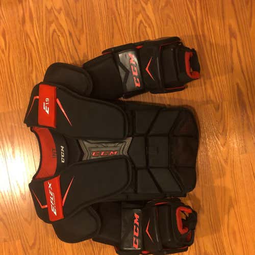 CCM Eflex 1.9 goalie chest protector