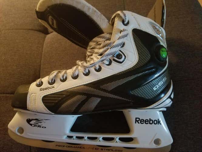 Reebok White K senior skates size 10 D
