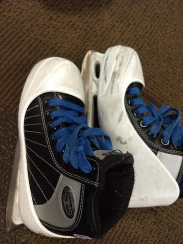 CCM Tacks Goalie Skates Junior Size 2