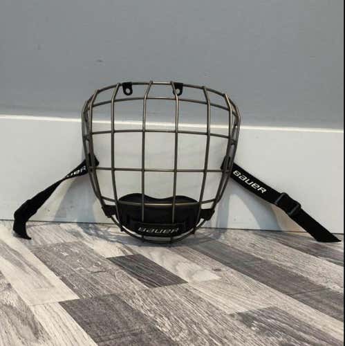 Bauer Re-akt Cage Medium