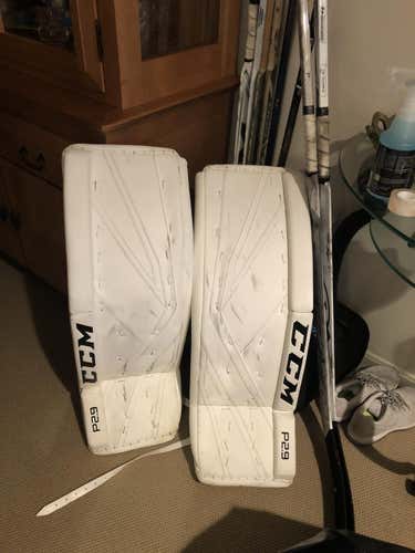 CCM Goalie Leg Pads Senior 33+1